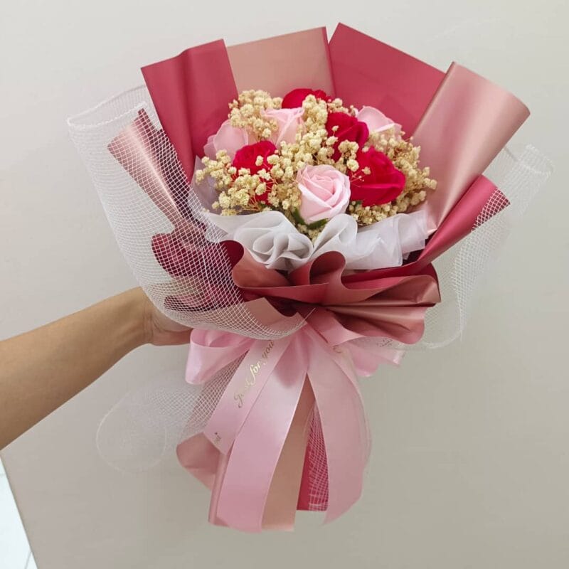 Beautiful Love – Soap Roses & Preserved Baby’s Breath | Florist in Kajang